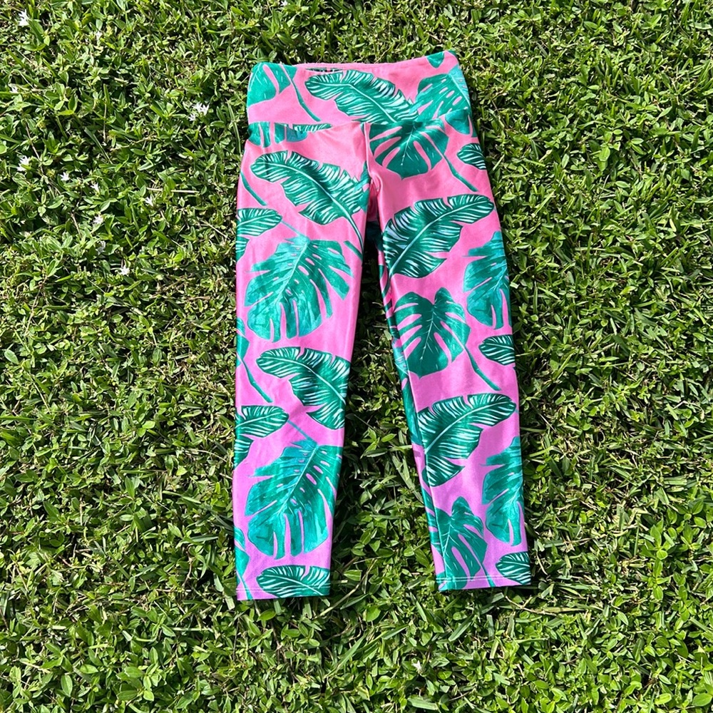 [GOLDSHEEP] Pink/Green Leaf Pattern Leggings - Size Small